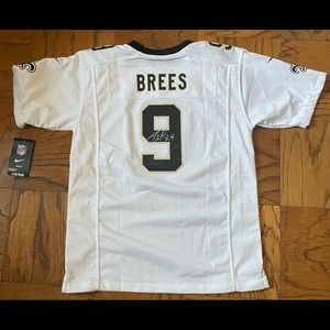 Youth Large Saints jersey signed by Drew Brees